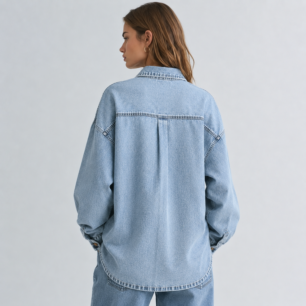 LAILA Oversized Shirt