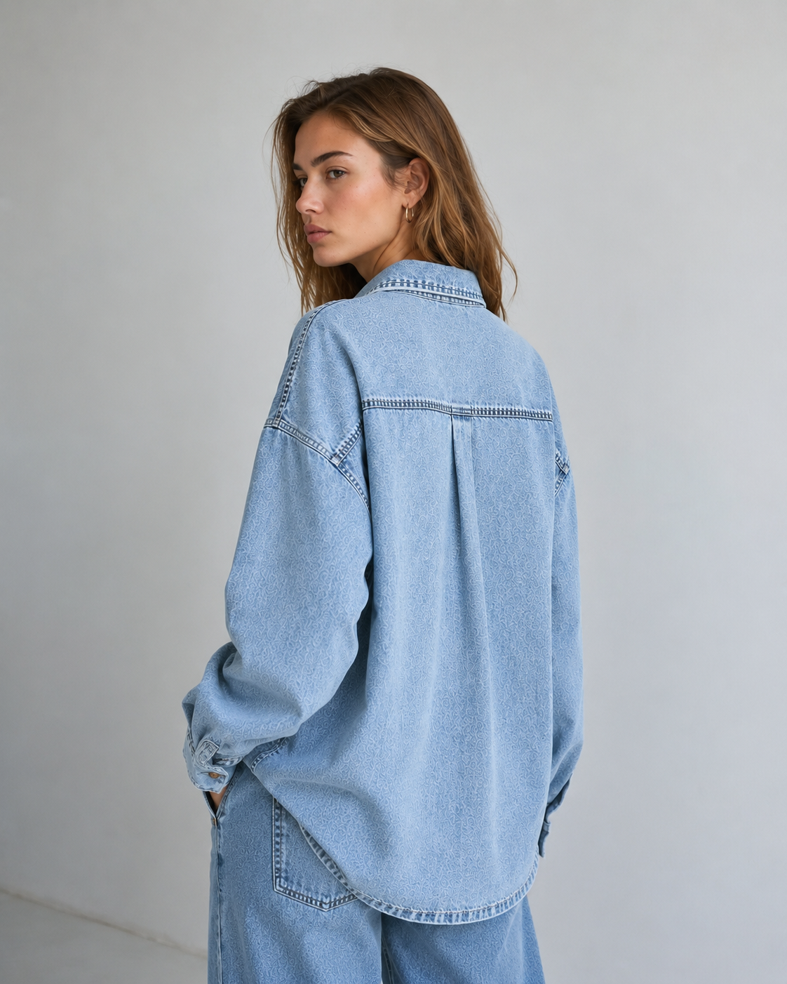 LAILA Oversized Shirt